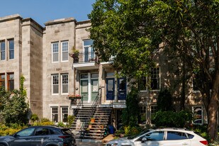 259 Melville Av in Westmount, QC - Building Photo