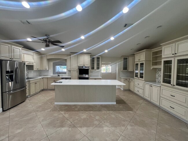 114 N Tymber Creek Rd in Ormond Beach, FL - Building Photo - Building Photo