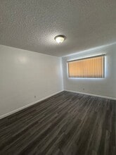 2120 California Ave in Bakersfield, CA - Building Photo - Building Photo