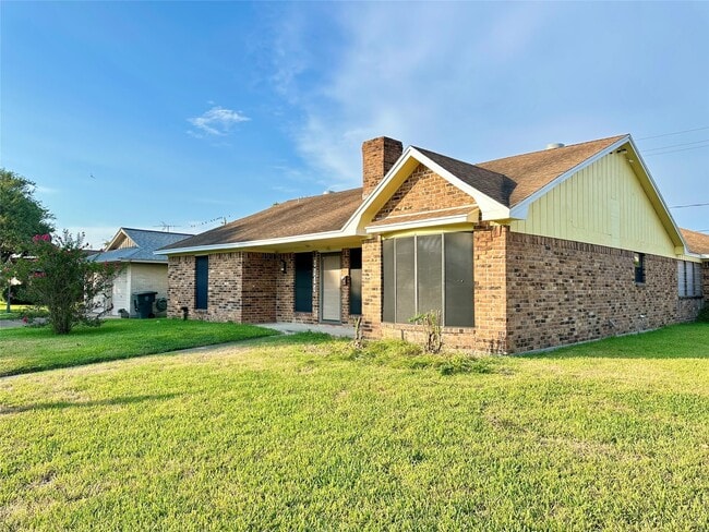 3010 Pine St in Galveston, TX - Foto de edificio - Building Photo
