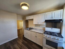 232 Cooper St, Unit 102 in Camden, NJ - Building Photo