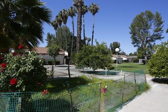 Villa Hemet in Hemet, CA - Foto de edificio - Building Photo