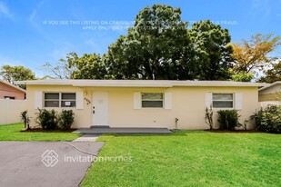 4996 SW 4th St in Margate, FL - Building Photo