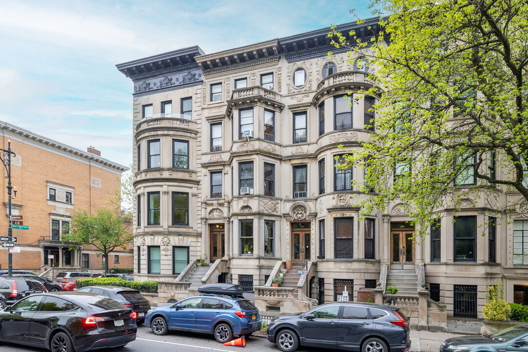 105 Prospect Park W in Brooklyn, NY - Building Photo