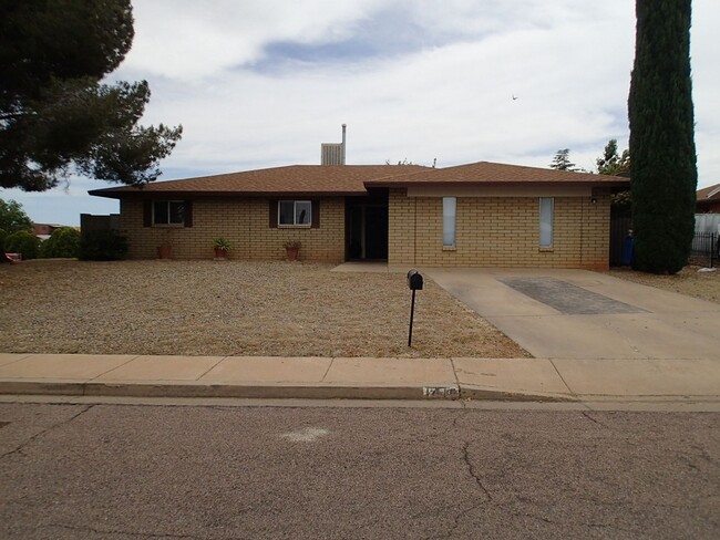 property at 1416 Ocotillo Dr