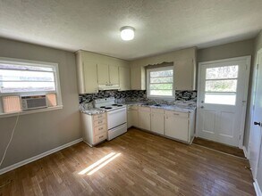 605 Lark Dr in Shelby, NC - Building Photo - Building Photo