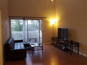 3565 Linden Ave, Unit 343 in Long Beach, CA - Foto de edificio - Building Photo