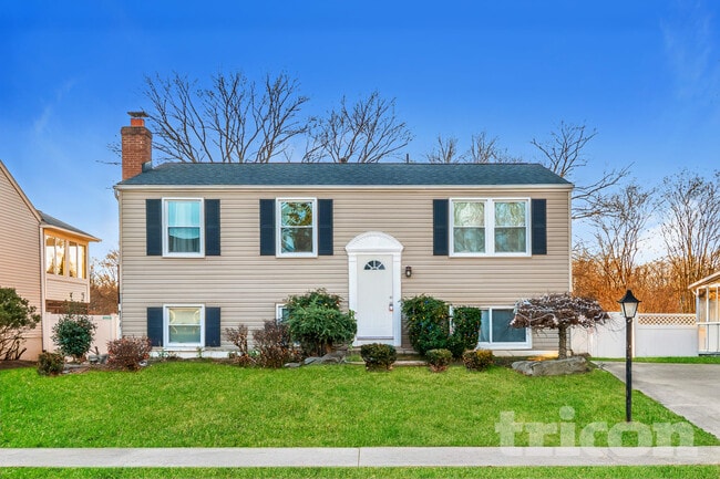property at 808 Ruxshire Dr