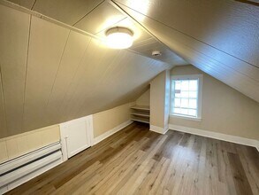 13 Spring St in Newmarket, NH - Building Photo - Building Photo