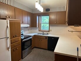 420 N Cedar Ave, Unit 1 North apartment