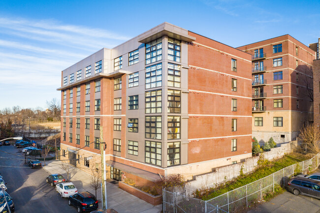 The Caprice & The MonteCarlo in Jersey City, NJ - Foto de edificio - Primary Photo