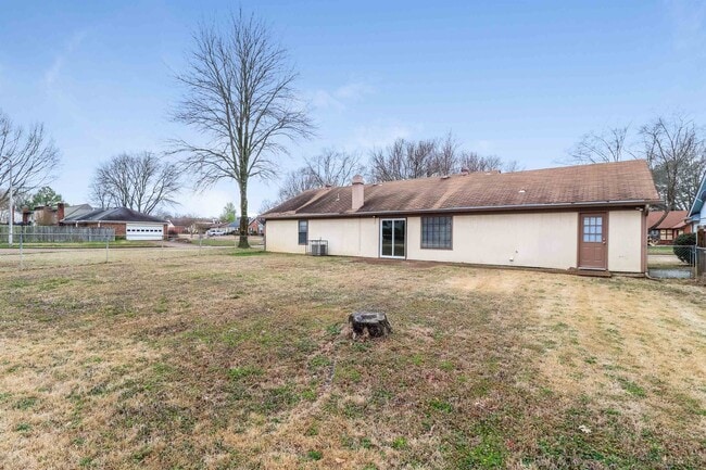 3902 Clover Hill Dr in Memphis, TN - Building Photo - Building Photo