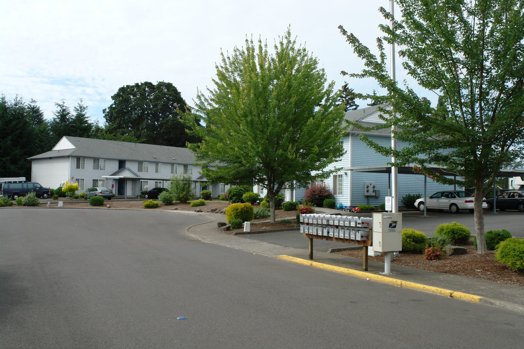 Iris Meadows Apartments II in Salem, OR - Building Photo