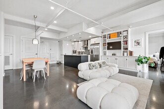 2545 Penn Ave, Unit 301 in Pittsburgh, PA - Building Photo - Building Photo