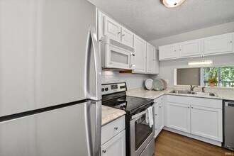 2360 S Henderson St in Bloomington, IN - Foto de edificio - Building Photo