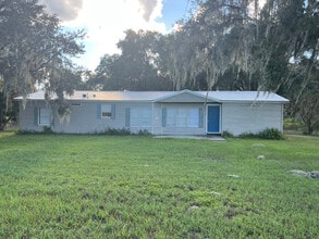 10529 South Bay Lake Rd in Groveland, FL - Building Photo - Building Photo