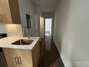 111 Park Dr in Boston, MA - Foto de edificio - Building Photo