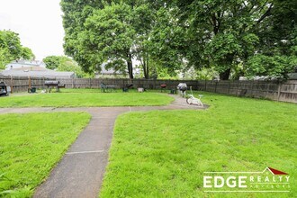 34 Brentwood St, Unit 12 in Boston, MA - Foto de edificio - Building Photo