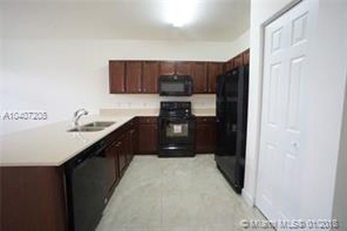 260 NW 109th Ave-Unit -Unit2214 in Miami, FL - Building Photo