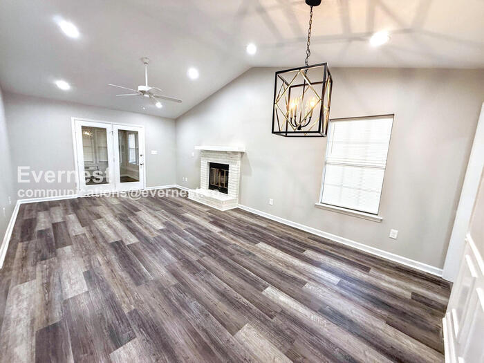 615 Cahaba Manor Trail in Pelham, AL - Building Photo