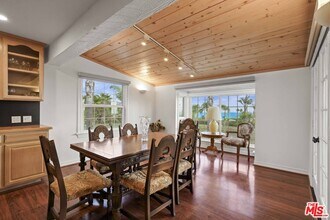 29637 Pacific Coast Hwy in Malibu, CA - Building Photo - Building Photo