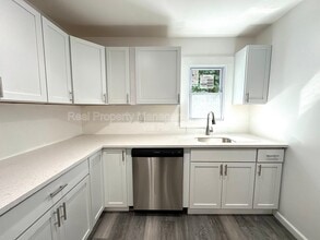 6184 Poketa Rd in Verona, PA - Building Photo - Building Photo