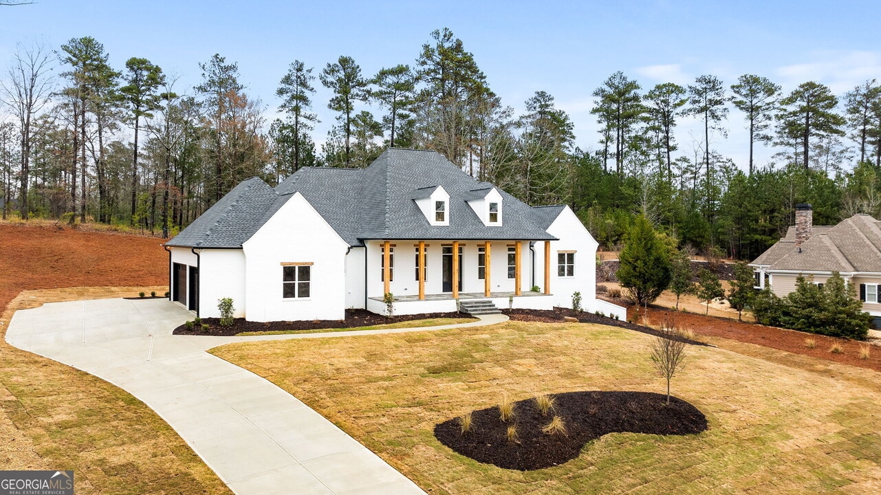 1261 Glen Eagle Dr in Greensboro, GA - Building Photo