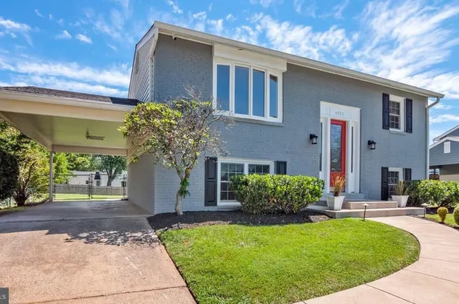 4223 Lees Corner Rd in Chantilly, VA - Building Photo - Building Photo