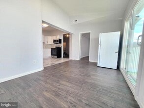 605 W 3rd St in Florence, NJ - Building Photo - Building Photo