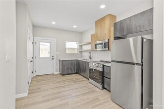 102 San Jose Dr, Unit 3 in Mission, TX - Building Photo - Building Photo