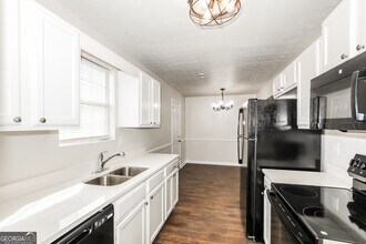 9430 Sleepy Hollow Ln in Jonesboro, GA - Building Photo - Building Photo