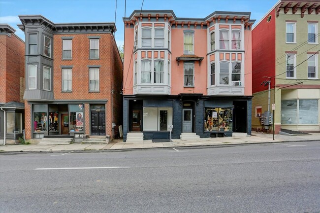 132 Lincoln Way W in Chambersburg, PA - Building Photo - Building Photo