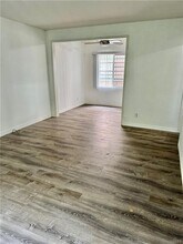 412 W Elmwood Ave in Burbank, CA - Building Photo - Building Photo