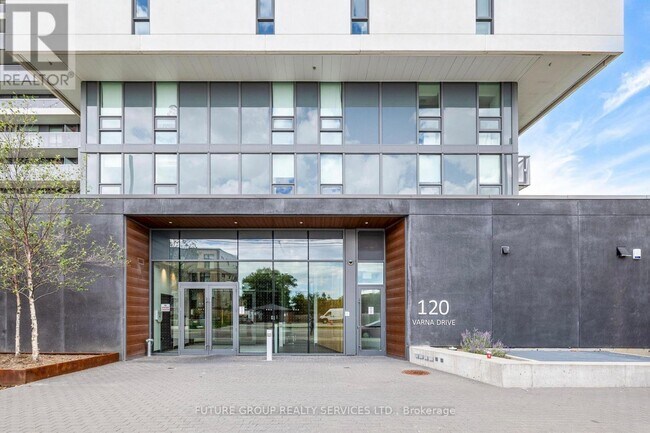 130 Varna Dr in Toronto, ON - Building Photo - Building Photo