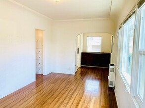 803-807 Jamaica Ct in San Diego, CA - Building Photo - Building Photo