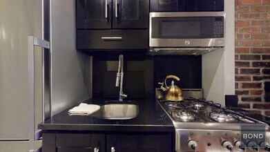 44 Avenue B in New York, NY - Building Photo - Building Photo