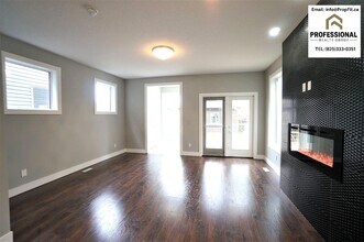 9812 159 St NW in Edmonton, AB - Building Photo - Building Photo