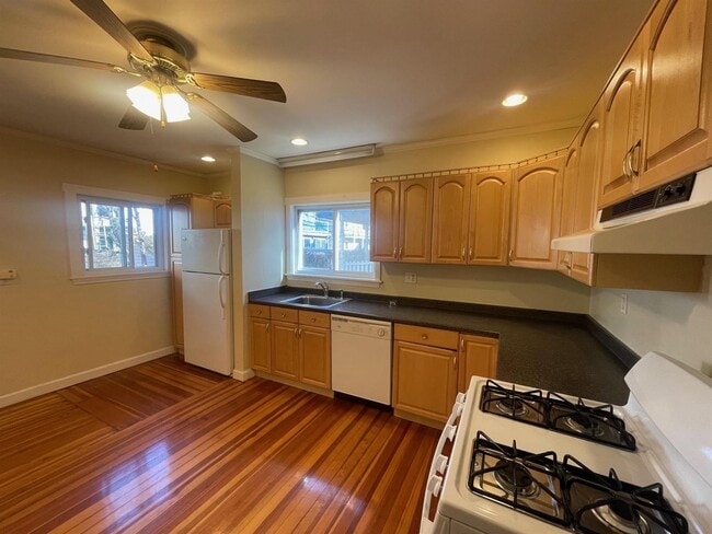 41 Walker St, Unit 1 in Somerville, MA - Building Photo - Building Photo