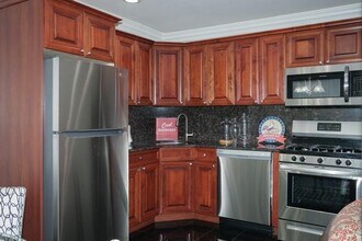 231 Lakeland Ave in Sayville, NY - Building Photo - Building Photo