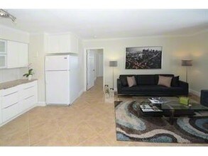 2756 NE 32nd St in Fort Lauderdale, FL - Building Photo - Building Photo