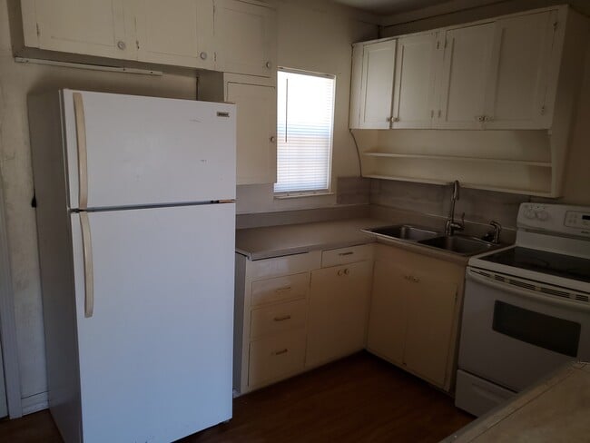 806 W Plaza Dr in Clovis, NM - Building Photo - Building Photo