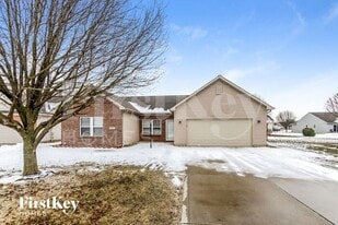 8129 Red Barn Ct in Indianapolis, IN - Building Photo