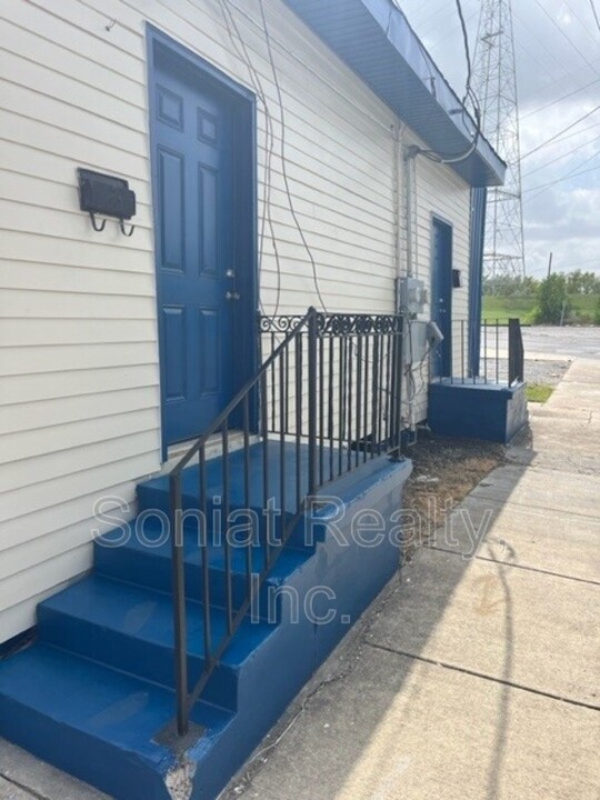 1165 Eagle St in New Orleans, LA - Building Photo