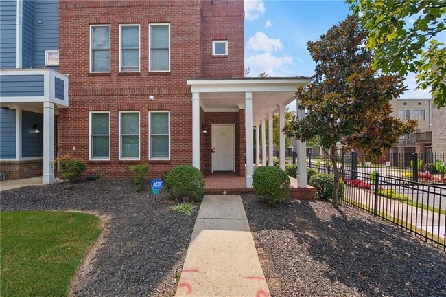property at 790 Liberty Commons Dr NW