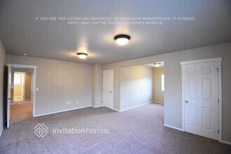 12116 182nd Ave E in Sumner, WA - Foto de edificio - Building Photo