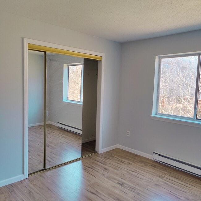140 Hamden Ave, Unit B in Waterbury, CT - Building Photo - Building Photo