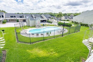 44 April Point Dr S in Montgomery, TX - Building Photo