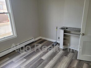 133 Winifred St W in St. Paul, MN - Foto de edificio - Building Photo