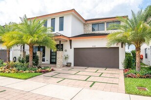 8981 NW 154th Terrace in Miami Lakes, FL - Building Photo