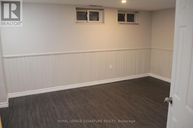 530 Gibbons St in Oshawa, ON - Building Photo - Building Photo